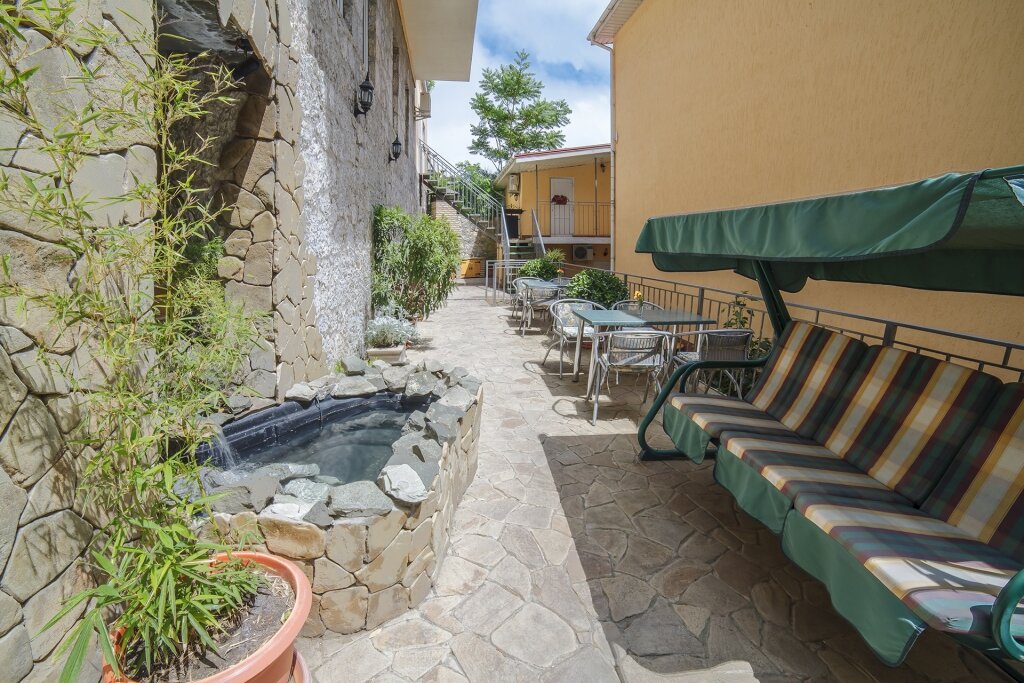 Гостевой дом Усадьба у графского парка Алупка-26