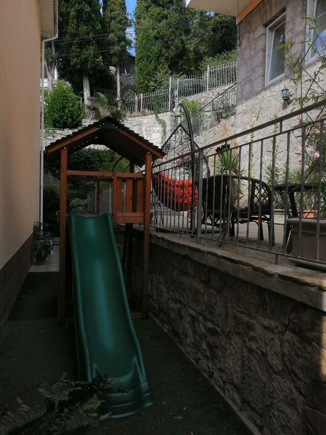 Гостевой дом Усадьба у графского парка Алупка-101