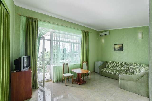 Гостевой дом Усадьба у графского парка Алупка-19